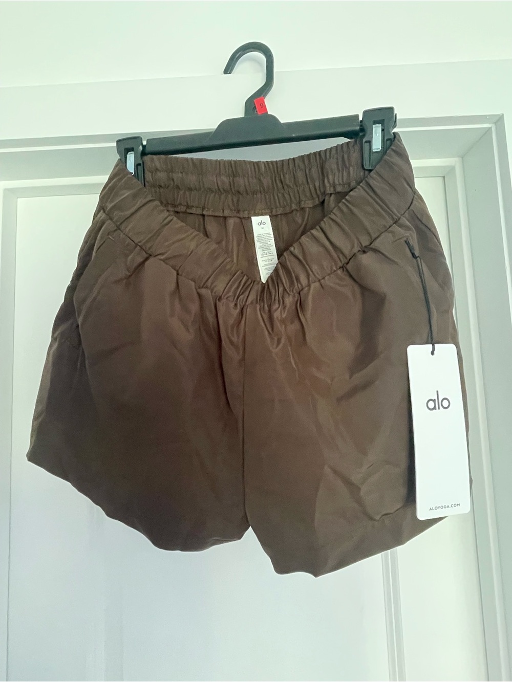 ALO High-Waist Socialite Shorts NWT